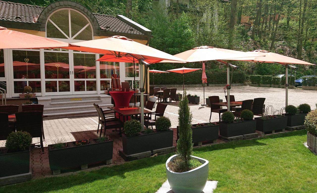 Hotel Goldbaechel Wachenheim an der Weinstraße Buitenkant foto