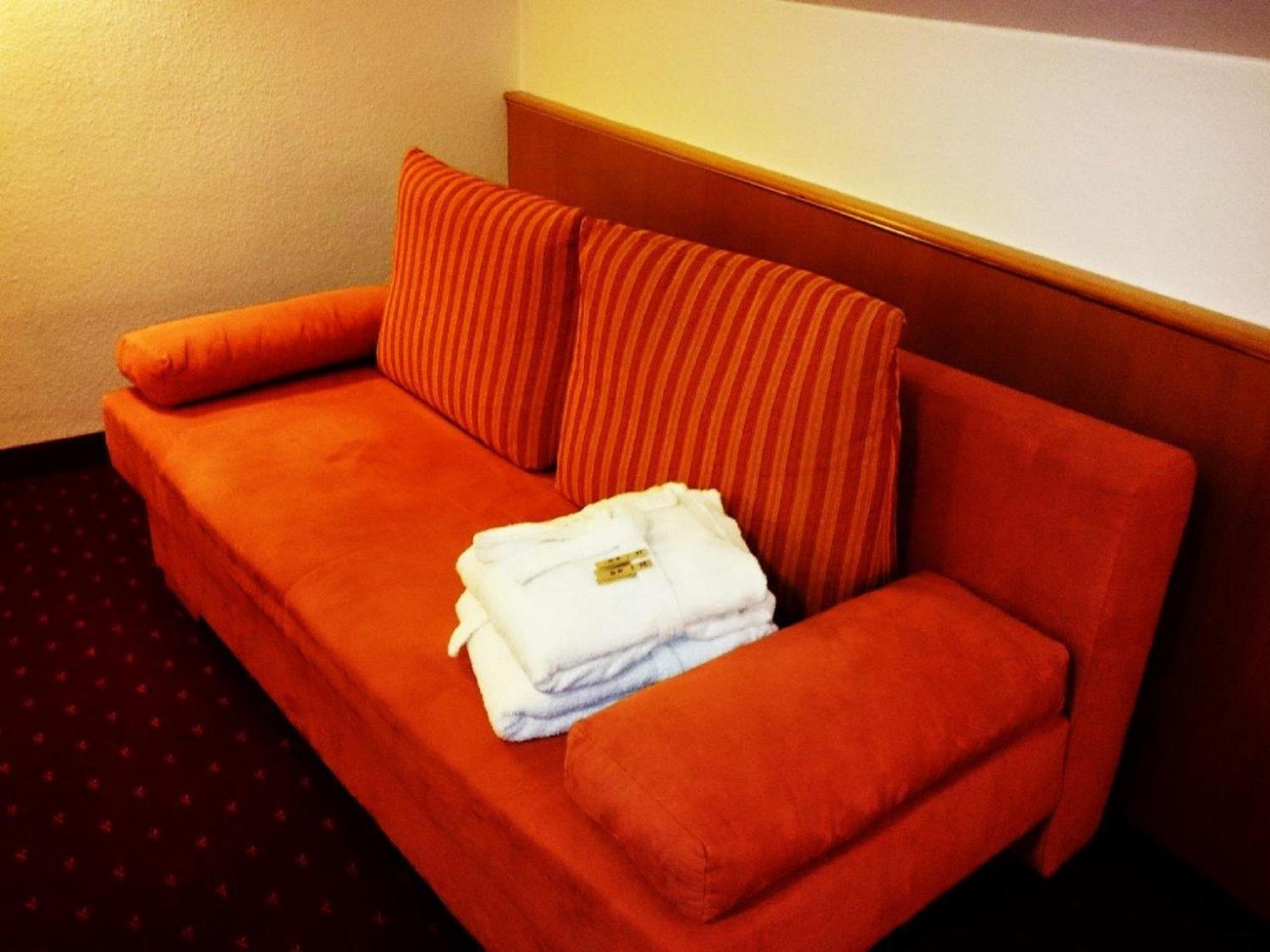 Hotel Goldbaechel Wachenheim an der Weinstraße Buitenkant foto