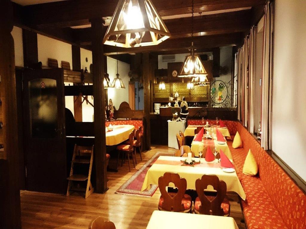 Hotel Goldbaechel Wachenheim an der Weinstraße Buitenkant foto