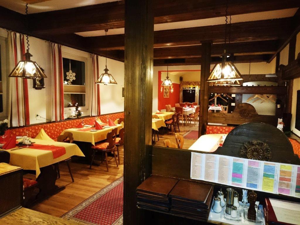 Hotel Goldbaechel Wachenheim an der Weinstraße Buitenkant foto